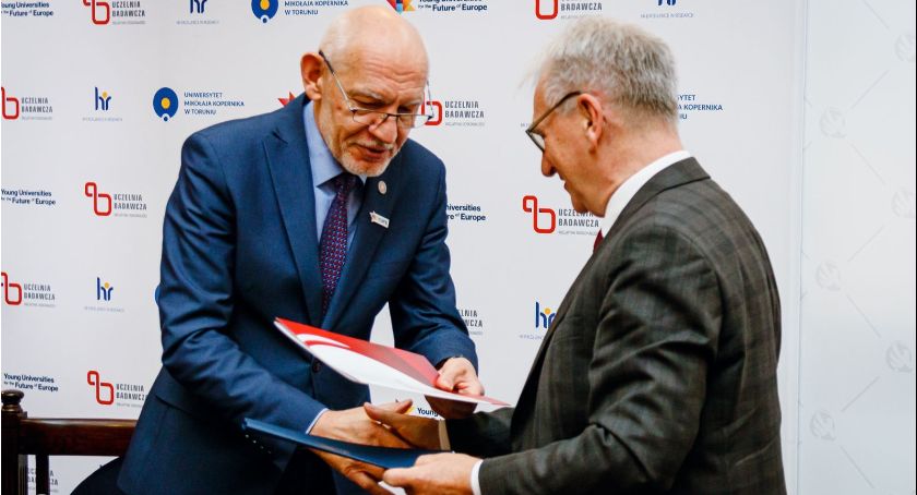 Powiat toruński i UMK współpracują w ramach projektu YUFE