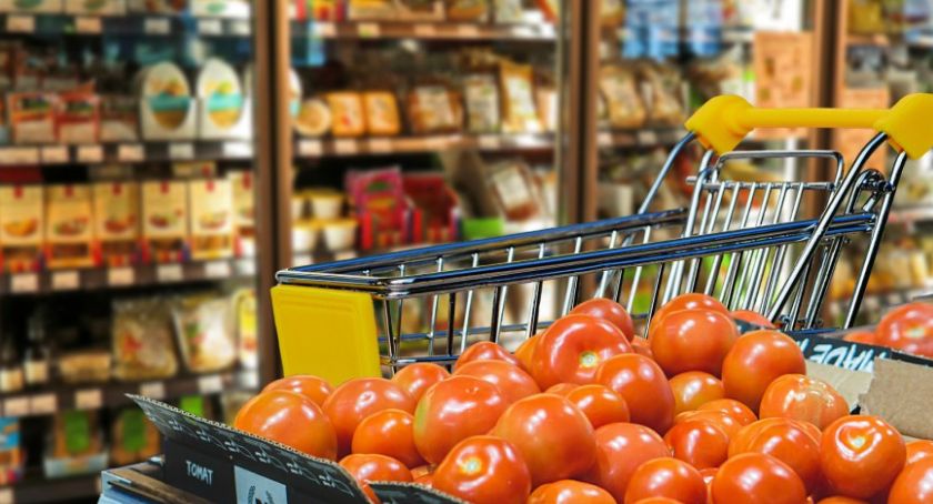 Nowy market w Toruniu otwarty. W sobotę konkursy i atrakcje dla klientów