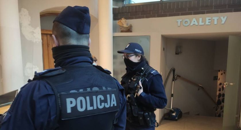 Koronawirus. Zmasowane kontrole i wysyp mandatów w Toruniu