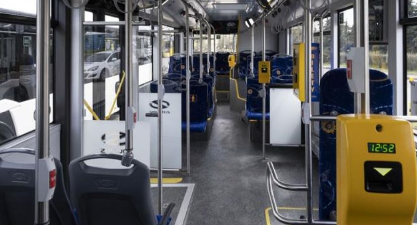 39-latek zniszczył autobus MZK. Mężczyzna był pijany i agresywny