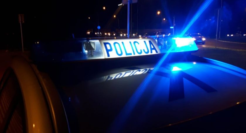 Kryminalni zatrzymali 63-latka, który wciągnął nastolatkę do samochodu