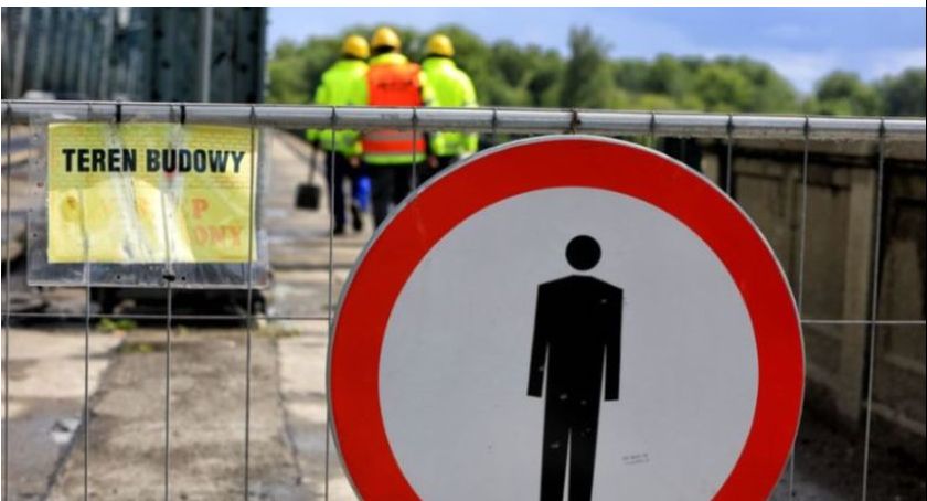 Skomplikowana rozbudowa drogi. Pracownicy wrócili na plac budowy...