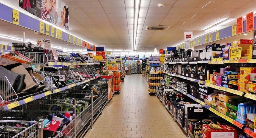 Ojciec poszedł z dzieckiem do sklepu w Toruniu i… zatrzymał przestępcę