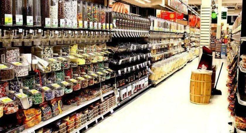 Otwarcie nowego marketu w Toruniu. Przed sklepem będą rozdawać torby z produktami