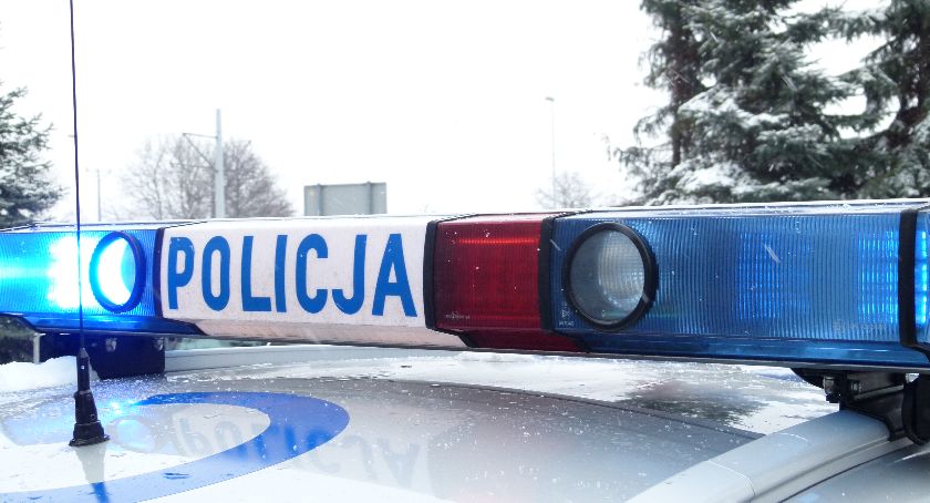 Przywłaszczył pieniądze przy bankomacie PKO w Toruniu. Rozpoznajesz go?