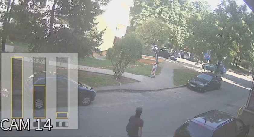 Rozbój z bronią w ręku w sklepie w Toruniu. Przestępca jest na wolności [WIDEO]
