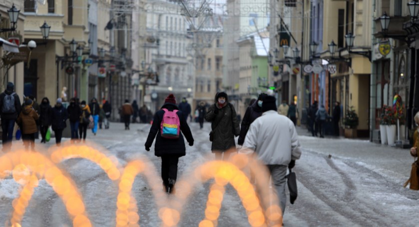 Mieszkańcy w szoku. Przestępca spał na ulicy w centrum Torunia