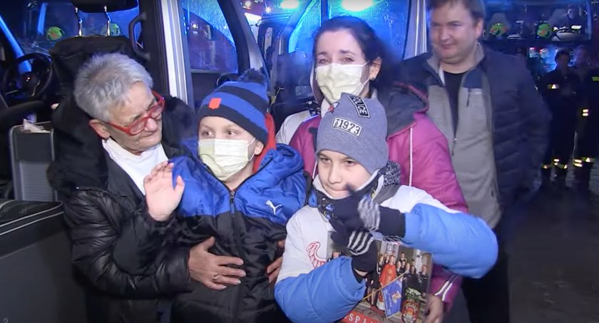 Wzruszające przywitanie Mateusza Oźminy w rodzinnym Przysieku [WIDEO]
