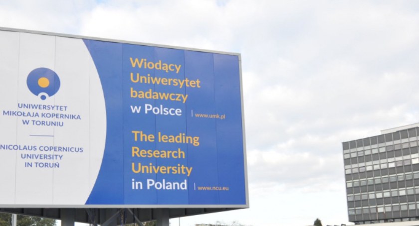 Studenci krytykują uczelnię. UMK podjął decyzję ws. nauki w styczniu