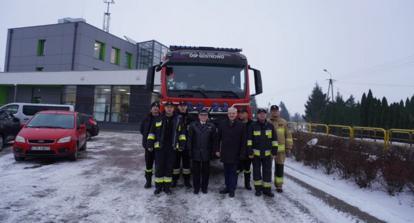 Nowoczesny sprzęt trafił do strażaków z podtoruńskiej gminy
