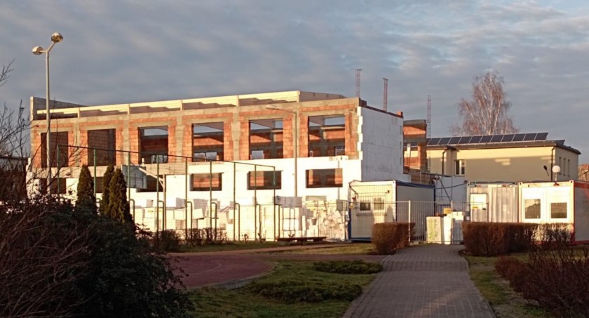 Pod Toruniem powstaje nowoczesna sala gimnastyczna za miliony