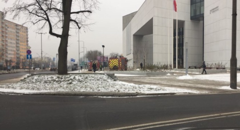 Dym przyczyną ewakuacji w Sądzie Rejonowym w Toruniu