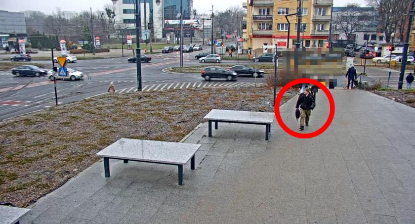 Damski bokser zaatakował w centrum Torunia. Rozpoznajesz go? [WIDEO]