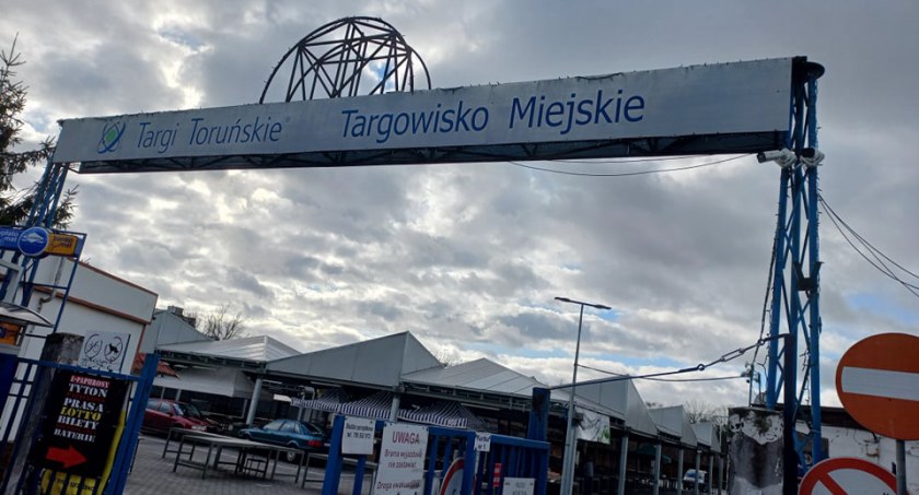 Wjazd na miejskie targowisko w Toruniu zostanie zamknięty