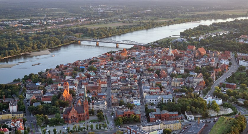 Dynamiczna pogoda w Toruniu. Napływa do nas wir niżowy Sarai 