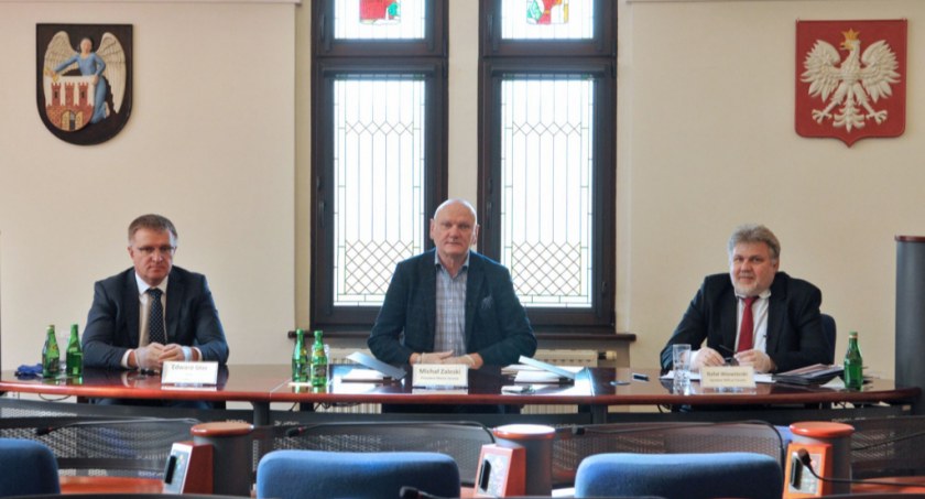 Kluczowy urzędnik odchodzi z pracy. Zaleski zaskoczony