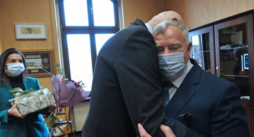 Wzruszające pożegnanie. Przyjaciel prezydenta odszedł z pracy 