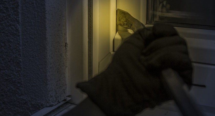 Złodziej splądrował dom w Toruniu. Duże problemy 28-latka