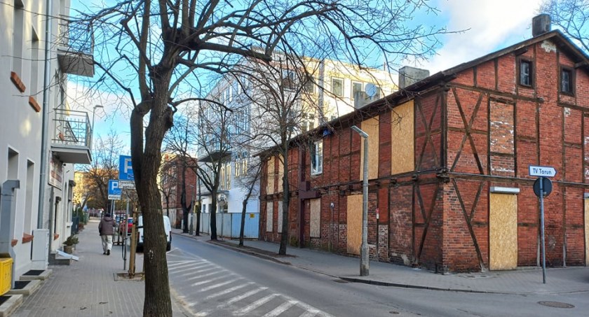 Dom legendy przedwojennego kina zostanie przeniesiony
