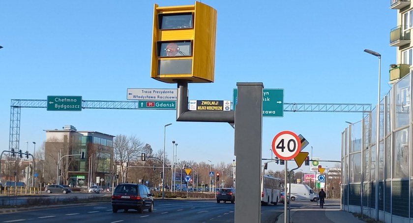 Uwaga kierowcy! W Toruniu pojawił się nowy fotoradar