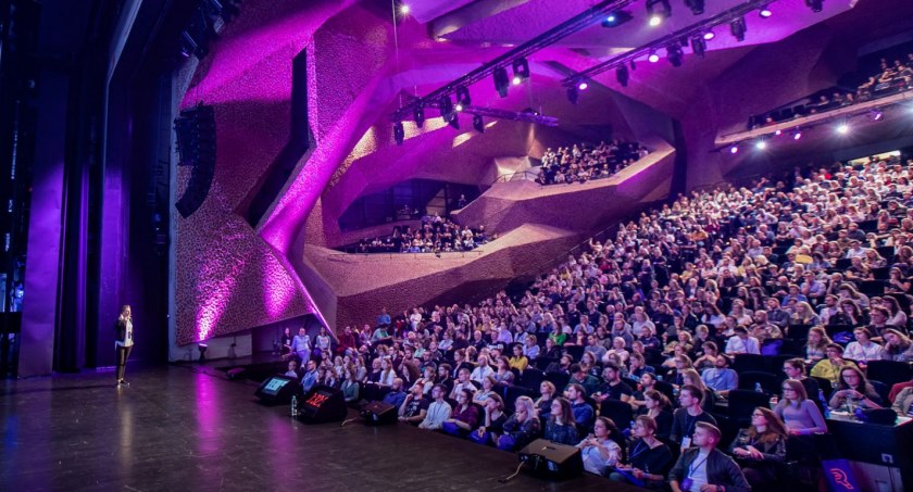 Rosyjska artystka nie przyjedzie do Torunia. Koncert odwołano