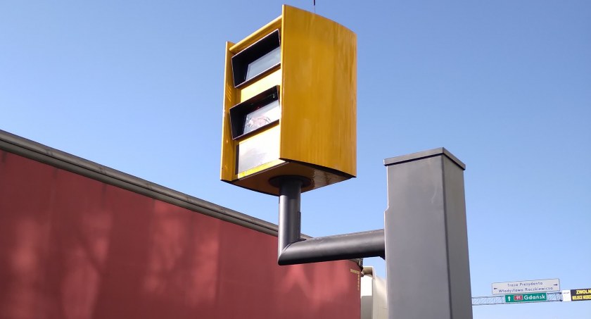 Nowy fotoradar w Toruniu został uszkodzony. Zemsta pirata?