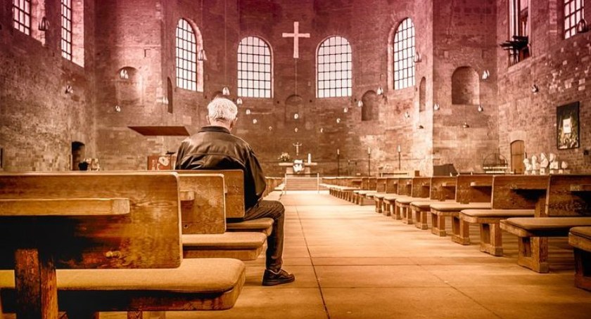 Skazany i uniewinniony za pedofilię ksiądz poprowadzi rekolekcje w Toruniu