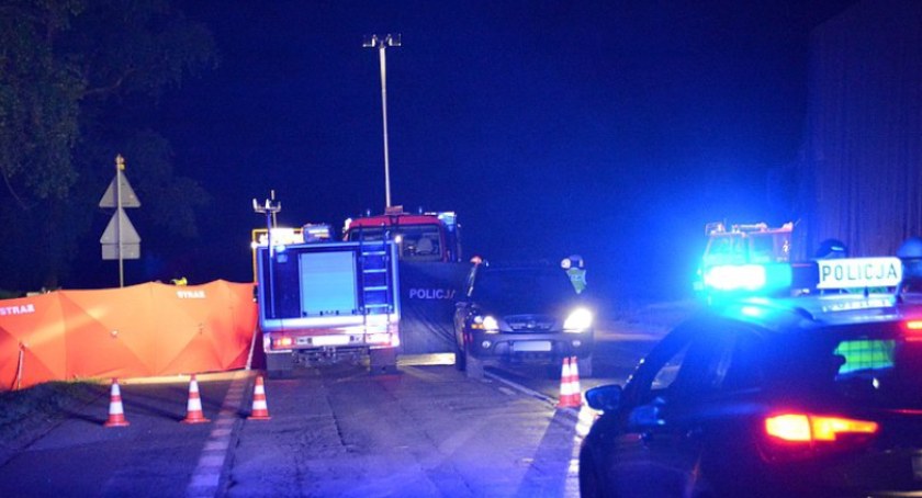 Tragedia na trasie Toruń - Lipno. Kierowca myślał, że uderzył w zwierzę