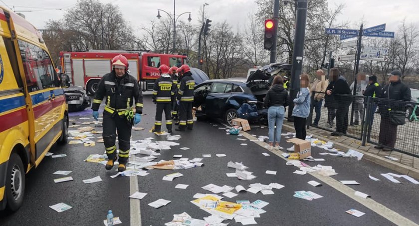 Niebezpieczna kraksa zablokowała ruch w centrum Torunia