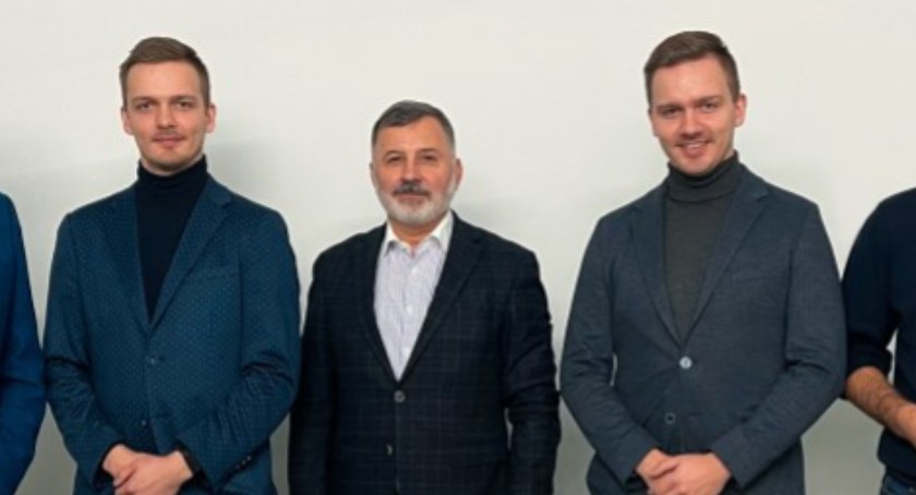 Bliźniacy z Torunia robią karierę. Ich biznes wyceniono na 10 mln zł