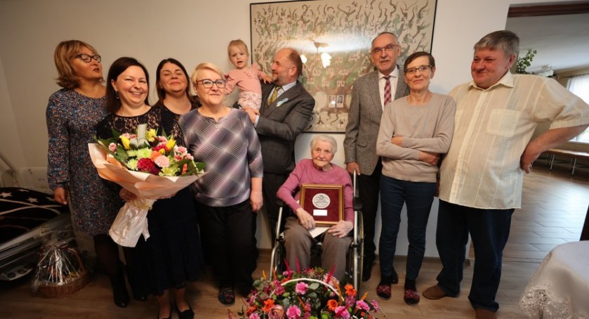 Marszałek u jubilatki. Setne urodziny pani Janiny
