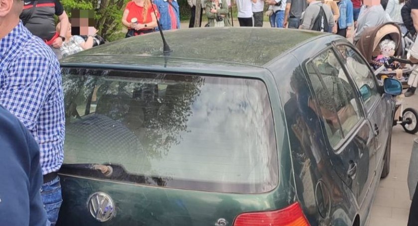 Skandal w Ciechocinku. 42-latek jeździł po zatłoczonym deptaku