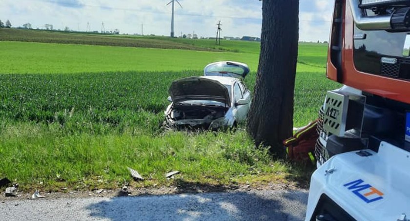 Poważny wypadek pod Toruniem. Kierowca BMW wymusił pierwszeństwo