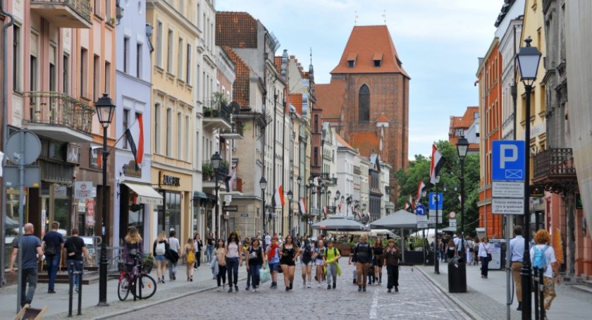 Nadchodzi duża zmiana pogody. W Toruniu poczujemy lato