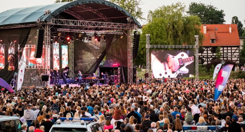 Święto województwa w Toruniu - astrofestiwal, koncerty gwiazd i fiesta balonowa