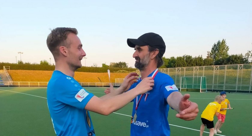 Pomorzanin Toruń wicemistrzem Polski. Nasz dziennikarz oddał swój medal kibicowi