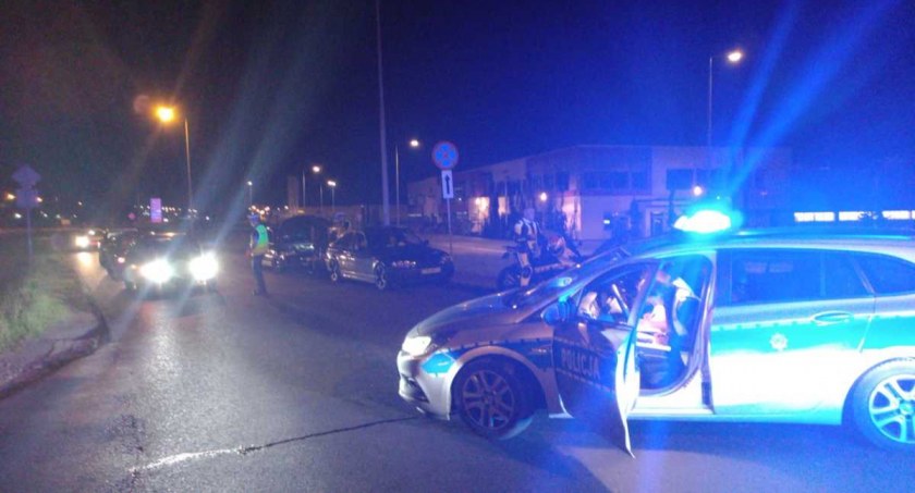 Obława na uczestników nocnego wyścigu samochodowego