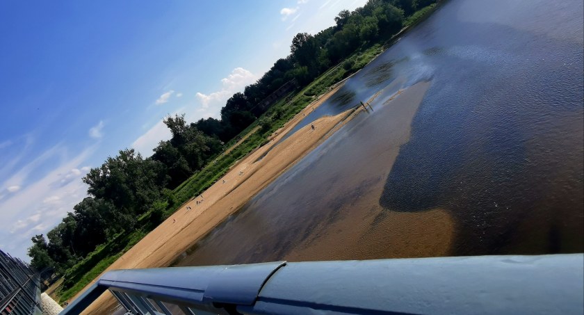 Przerażające sceny nad Wisłą w Toruniu. Kobieta pomyliła pułapkę z plażą