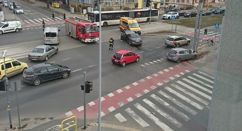 „Wypadkowe skrzyżowanie” do poprawki. Mieszkańcy domagają się zmian