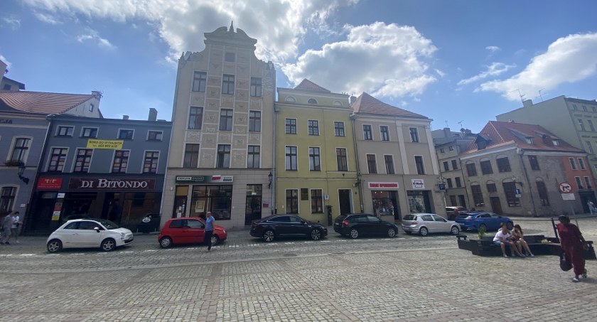 Cenna kamienica w centrum Torunia zmieniła właściciela