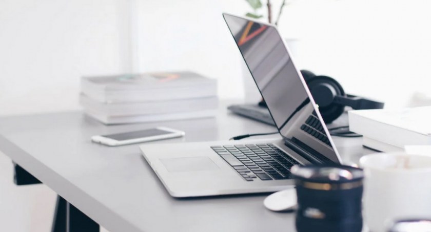 Jaki laptop kupić? Czym kierować się wybierając urządzenie do określonych zastosowań?