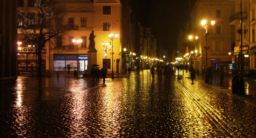 Nocny rajd po Szerokiej w Toruniu. Powodem zranione serce