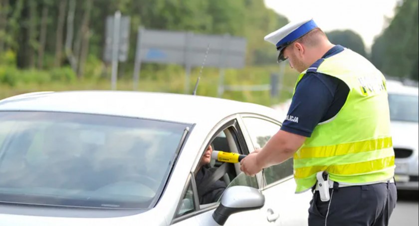 Prokurator z Torunia na „podwójnym gazie”. Łagodny wyrok sądu