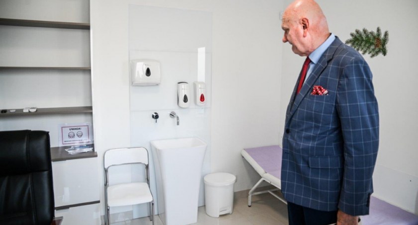 Nowa przychodnia w Toruniu oficjalnie otwarta. Lokalizacja nie może dziwić