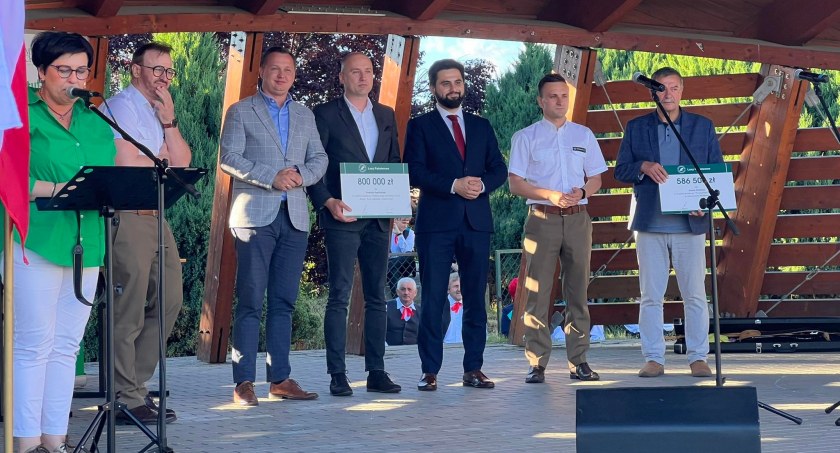 Lasy Państwowe dofinansowują budowę dróg dzięki wsparciu posła z regionu