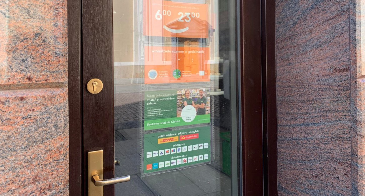 Nowa Żabka w centrum Torunia. Mieścił się tam popularny bank