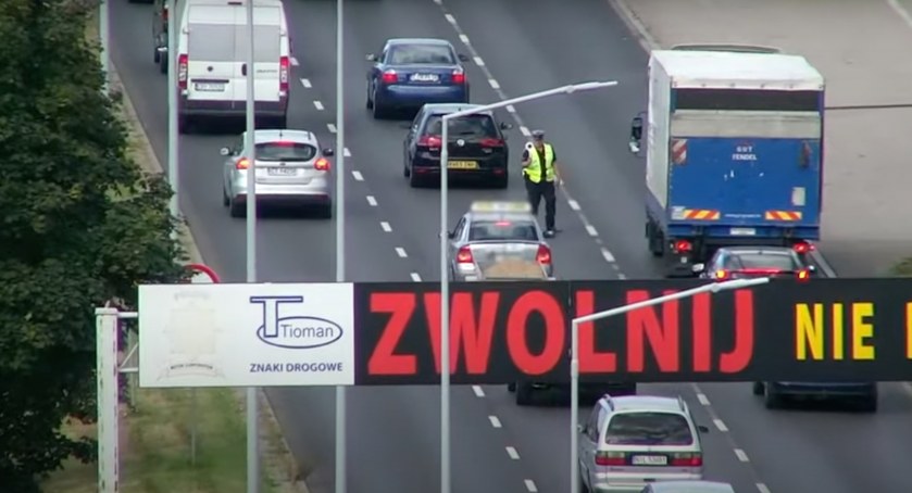 Oryginalna akcja drogówki w Toruniu. Kierowcy zaskoczeni [WIDEO]