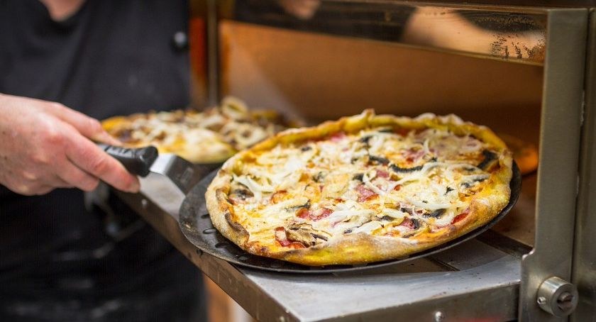 Popularna pizzeria znanej sieci w Toruniu została wystawiona na sprzedaż