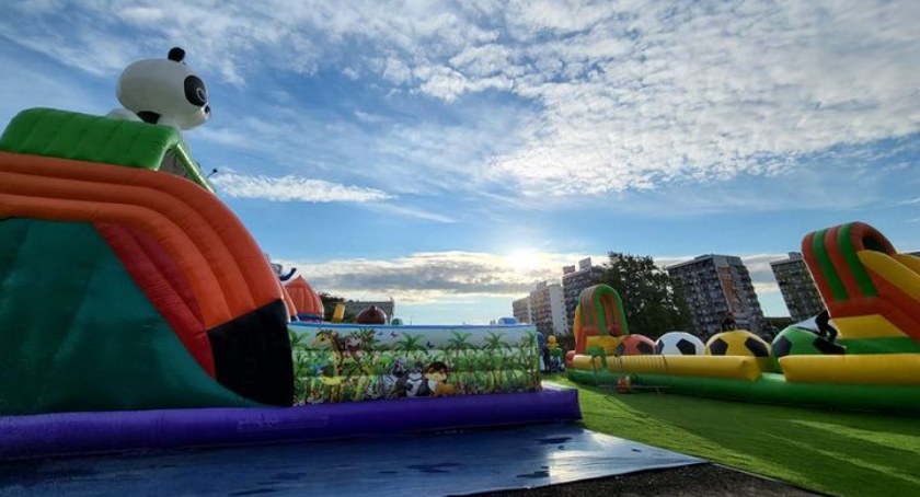 Dmuchany Park Rozrywki powstał w Toruniu. Mamy dla Was wejściówki 