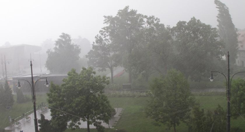 Niebezpieczna pogoda w Toruniu. Podwójny alert IMGW